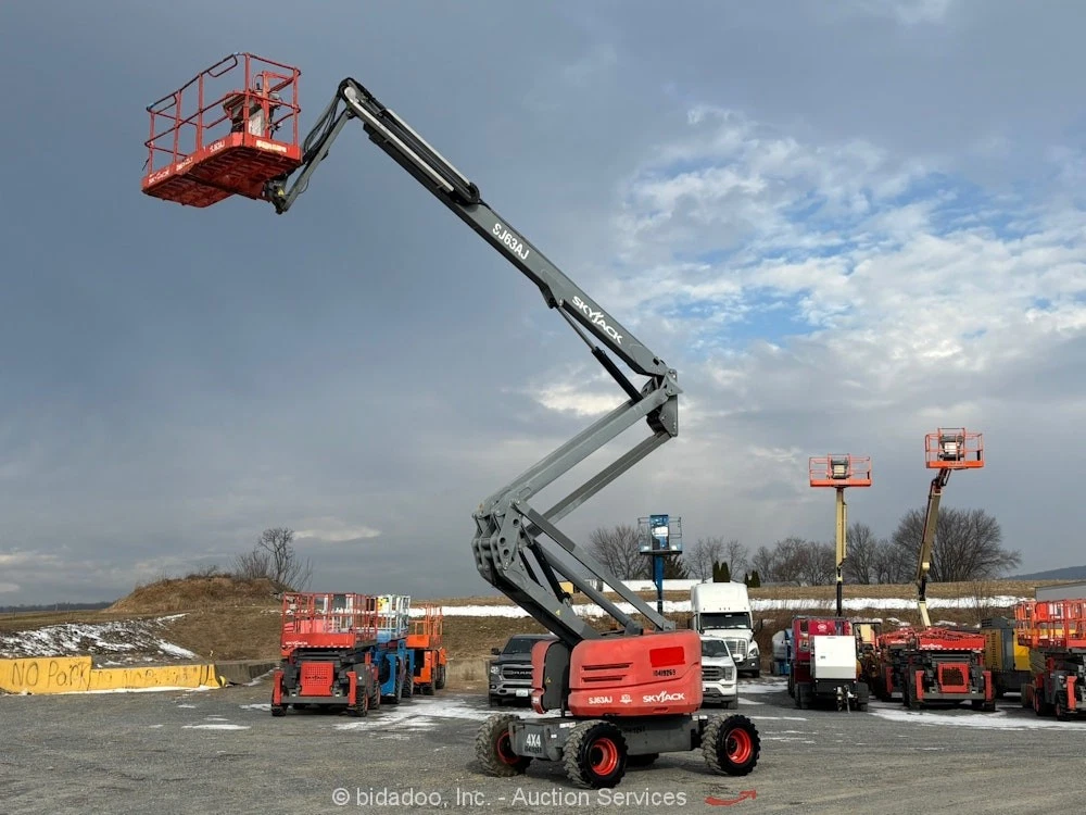 Articulating Boom Lift 