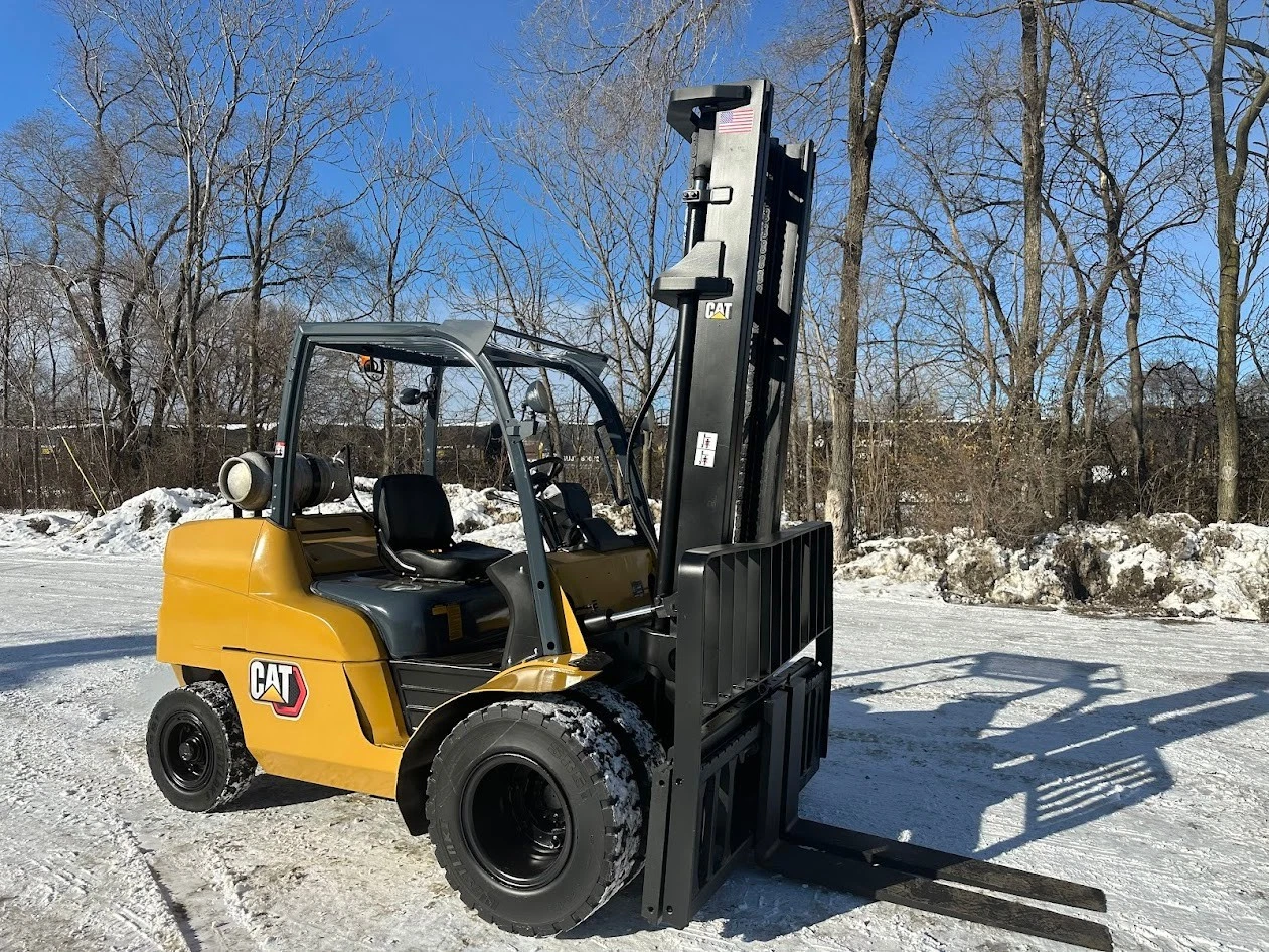 PNEUMATIC FORKLIFT